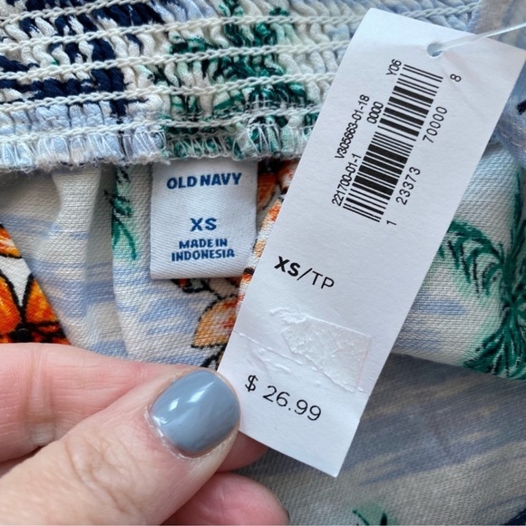 ✨NEW Old Navy Hawaiian Top✨ - Picture 8 of 8